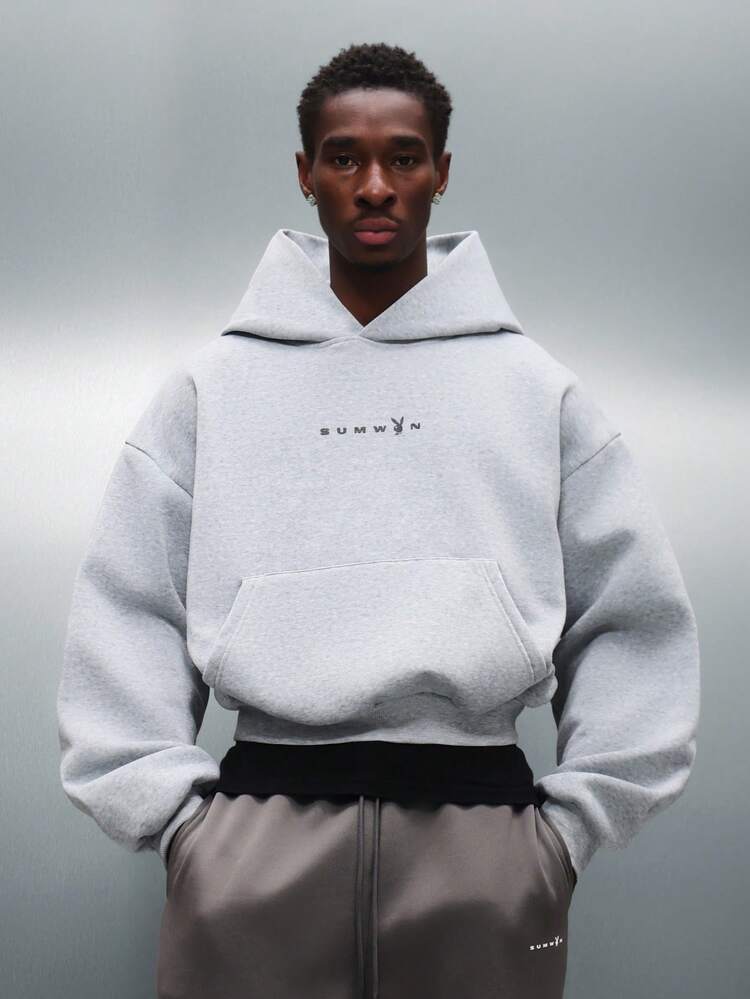 PLAYBOY X SUMWON 큰 토끼 로고 프린트가 있는 클래식 풀오버 후드 티셔츠