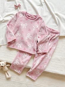 2 件套女童睡衣套装，粉色蝴蝶和心形法兰绒印花，舒适柔软羊毛圆领长袖上衣和裤子，适合日常穿着或家居服 - 粉色 - 查看 1