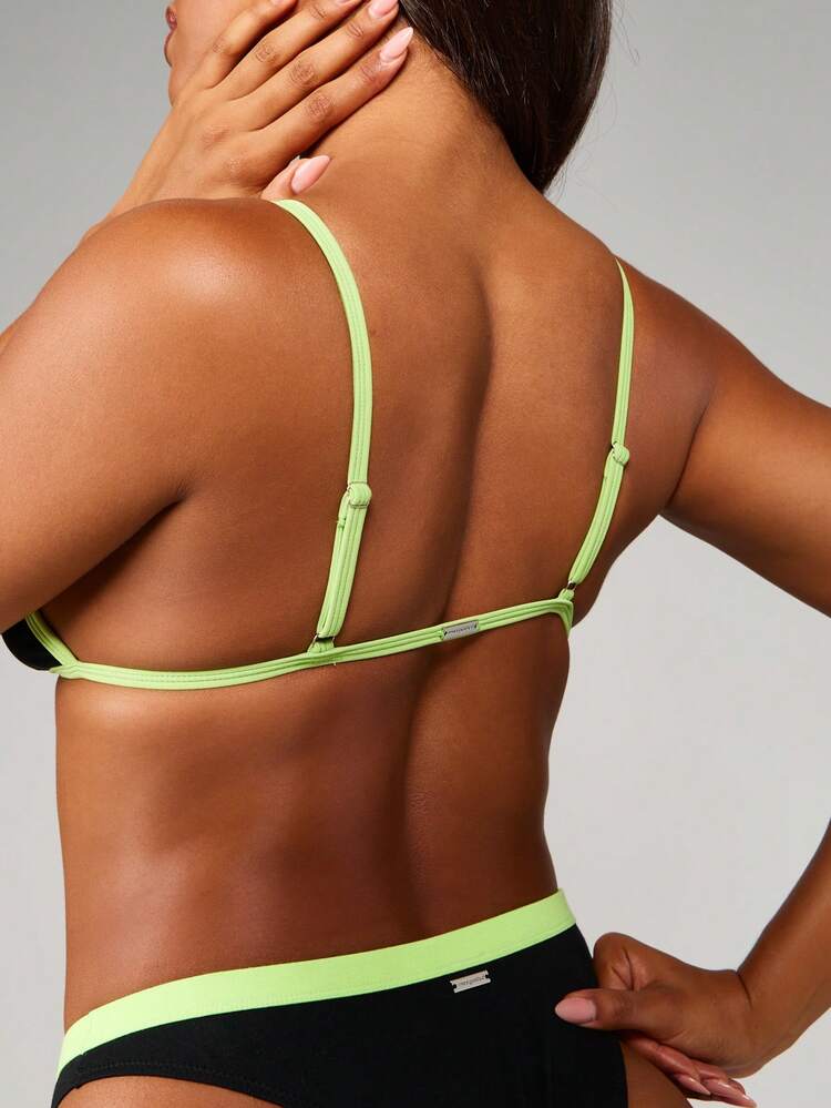 Missguided x Playboy バニープリントのトライアングルブラレット