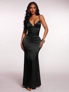 Radiana 女士性感优雅黑色缎面露背细肩带连衣裙，修身飘逸下摆连衣裙，适合约会、正式场合、派对、生日、庆典、正式活动、度假、海滩 - 黑色 - 查看 2