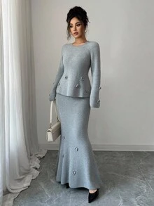 Elenzga Conjunto de top de manga larga con cuello redondo y decoración floral 3D y falda midi holgada con cintura elástica, estilo francés elegante de dos piezas de suéter de punto - Gris - Ver 6