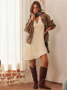 Aralina Hater Neck 褶饰前 V 领低背露背不对称中长连衣裙，非常适合毕业典礼和派对 - 杏色 - 查看 6