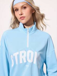 CourtClass 女式休闲字母图案落肩运动衫和迷你裙运动套装，秋季 - 藍色 - 查看 4