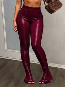 Slaydiva 2025秋冬新款街头休闲修身酒红色PU纹理面料高腰毛绒女裤，适合派对、锐舞派对、万圣节、圣诞节、夜店、俱乐部等场合，性感百搭，也适合女士早午餐穿着。 - 酒紅色 - 查看 4