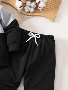 SHEIN 2pcs Young Boy Contrast Color Round Neck Long Sleeve Pocket Sweatshirt And Sweatpants Casual Suit, Autumn - Black - View 6