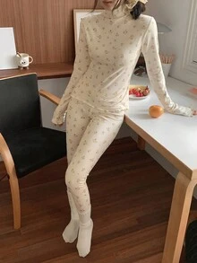 DAZY 碎花图案磨毛高领修身女士睡衣套装，秋冬服装 - 米色 - 查看 6