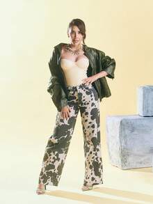 SHEIN X LOS FAVORITOS DE KARIME PINDTER MISSGUIDED Traje de baño de una pieza con busto fruncido de estilo retro para verano, vacaciones, playa, resort, piscina. Traje de baño con corte alto en la ingle y relleno push-up - Amarillo - Ver 1