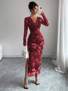 Elenzga 女式弹力网眼花卉图案连衣裙，别致而女性化的设计，交叉扭纹 V 领，紧身廓形和开衩，适合日常、通勤、约会、派对和聚会 - 酒紅色 - 查看 8