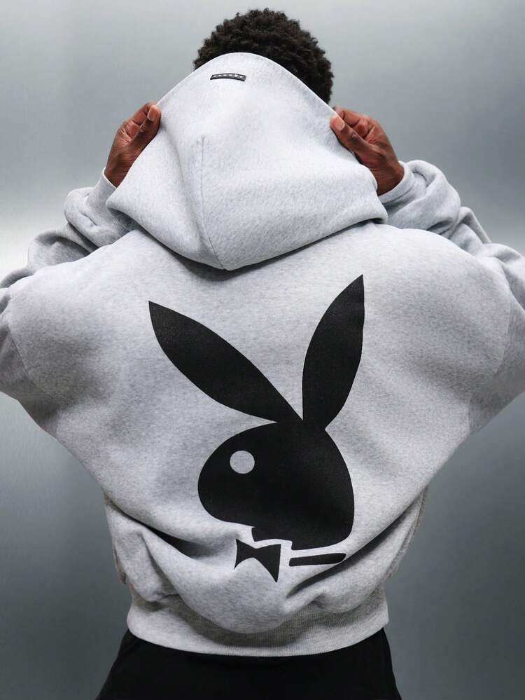 PLAYBOY X SUMWON 큰 토끼 로고 프린트가 있는 클래식 풀오버 후드 티셔츠
