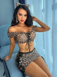 Bộ 4 món: Đầm hở vai họa tiết da báo phối nơ thắt nơ kèm váy ngắn ôm sát dành cho nữ, bao gồm mũ đội đầu - Nhiều màu - Xem 1