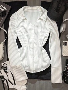 SHEIN EZwear 女式休闲简约 Y2K 黑白条纹前扣长袖衬衫，长袖上衣，垃圾摇滚风格 OOTD 必备单品 - 黑與白 - 查看 1