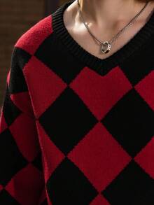 Manfinity Hypemode 男士休闲菱形图案V领长袖毛衣，秋冬 - 彩色 - 查看 8