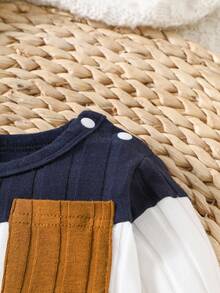 SHEIN Bộ đồ liền thân dệt kim sọc nhiều màu giản dị cho bé trai sơ sinh, dài tay, cổ tròn, cài nút, vừa vặn thoải mái, thích hợp mặc trong nhà và ngoài trời, từ 0-9 tháng - Nhiều màu - Xem 3