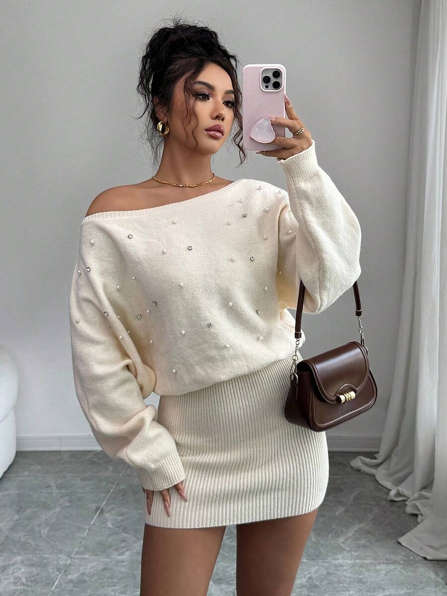 SHEIN Elenzya Robe moulante élégante en tricot avec épaules obliques perlées et manches chauve-souris pour femmes - Beige - Voir 1
