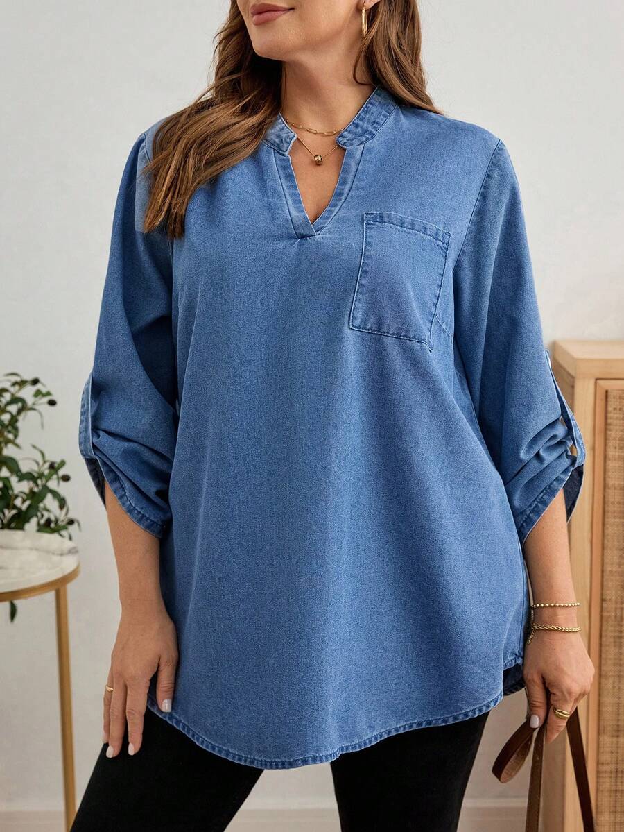 SHEIN EMERY ROSE CURVE 大码女式V领卷袖休闲宽松口袋牛仔衬衫 - 中等水洗藍 - 查看 1