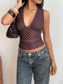 SHEIN EZwear Top corto ajustado con cuello en V profundo y estampado de lunares, estilo casual de vacaciones Y2K, para fiestas, salidas y Navidad - Marrón - Ver 3
