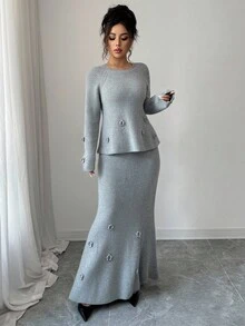 Elenzga Conjunto de top de manga larga con cuello redondo y decoración floral 3D y falda midi holgada con cintura elástica, estilo francés elegante de dos piezas de suéter de punto - Gris - Ver 4