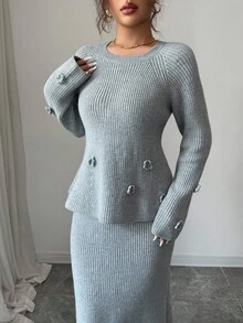 Elenzga Conjunto de top de manga larga con cuello redondo y decoración floral 3D y falda midi holgada con cintura elástica, estilo francés elegante de dos piezas de suéter de punto - Gris - Ver 2