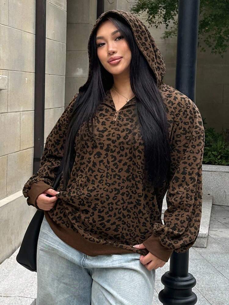 Dazy Plus Plus Size Women Zip-Up Leopard Print Loose Fit Pullover Sweatshirt, Street Style Sweatshirts