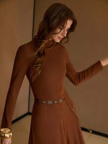 MOTF PREMIUM VESTIDO DE MANGA LONGA COM DECOTE SIMPLES - Castanho - Ver 4