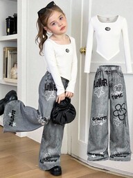 SHEIN ชุดเสื้อยืดแขนยาวคอกลม U ชายเสื้อไม่สมมาตรสไตล์เมืองลำลองสำหรับเด็กผู้หญิงและกางเกงเอฟเฟกต์ผ้ายีนส์ 2 ชิ้น, ฤดูใบไม้ร่วง/ฤดูหนาว, เหมาะสำหรับใส่ลำลอง, ใส่ในชีวิตประจำวันและไปโรงเรียน