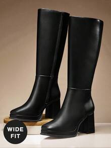 SHUZIA #WideCalf 女式 3.25 英寸粗跟和 1 英寸厚底方头优质 PU 黑色及膝靴 - 时尚、精致、轻松，经典黑色，彰显您的大胆秋冬风格。 - 黑色 - 查看 6