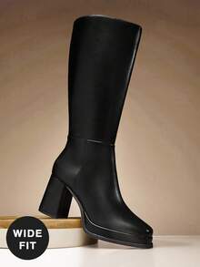 SHUZIA #WideCalf 女式 3.25 英寸粗跟和 1 英寸厚底方头优质 PU 黑色及膝靴 - 时尚、精致、轻松，经典黑色，彰显您的大胆秋冬风格。 - 黑色 - 查看 2