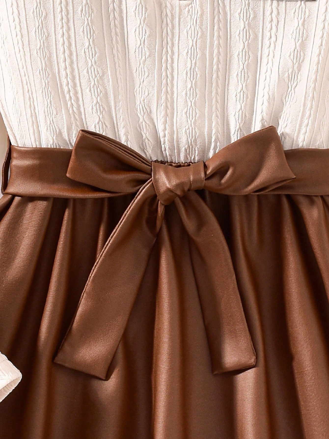 قميص داخلي بياقة منسوجة لون المشمش للبنات مقترن بف...