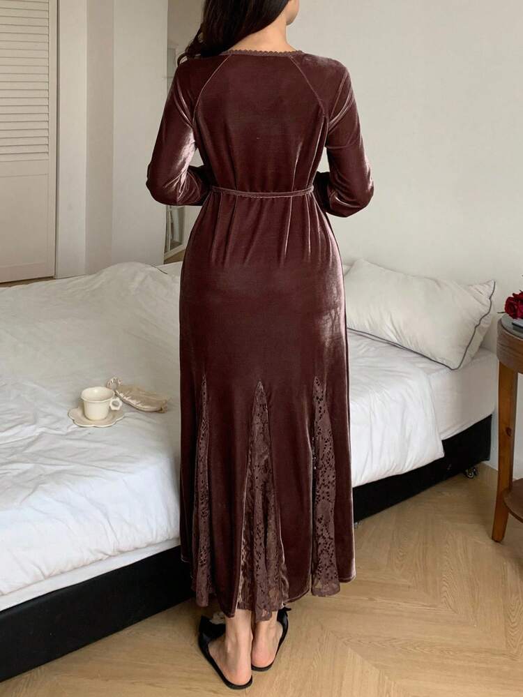 Women's Long Velvet & Lace Patchwork Nightgown, Elegant For Autumn/Winter Pajama