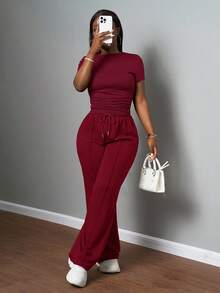 Slaydiva 新款女士休闲纯色圆领修身短袖T恤搭配抽绳直筒裤两件套，春夏款，棕色，适合音乐节、复活节、圣帕特里克节等场合。两件套女士舒适休闲两件套，两件套家居服套装，两件套裤装，舒适两件套。 - 酒紅色 - 查看 6