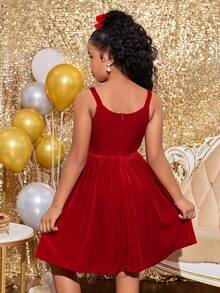 SHEIN Tween-Mädchen Gestricktes Mini-Prinzessinnenkleid mit Spaghettiträgern und Schleifendekor, geeignet für Valentinstag, Weihnachtsfeier