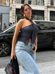 NegzBox ملابس علوية نسائي ضيق بياقة مخططة وظهر مقطوع عند الرقبة، موديل صيفي عصري - أزرق بحري - مشاهدة 1