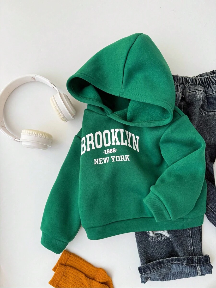 SHEIN Unisex Baby Boy Soft Knit Sweatshirt With Cool Classic Text Print, Casual Thick Pullover For Autumn/Winter, Suitable For Everyday, Sports, School, Parties