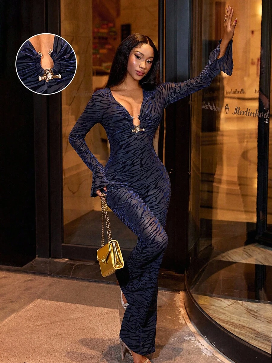 Lureya Combinaison en velours zébré à manches longues, col en V profond, boutons métalliques décoratifs, manchettes à volants sexy et moulante. Tenue élégante pour soirée