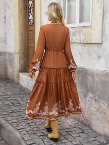 Brillora Damska sukienka swobodna z okrągłym dekoltem i kwiatowym nadrukiem, rękawami typu "latarnia" i falbaną u dołu