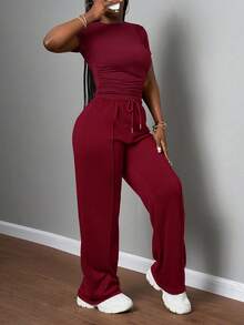 Slaydiva 新款女士休闲纯色圆领修身短袖T恤搭配抽绳直筒裤两件套，春夏款，棕色，适合音乐节、复活节、圣帕特里克节等场合。两件套女士舒适休闲两件套，两件套家居服套装，两件套裤装，舒适两件套。 - 酒紅色 - 查看 5