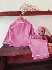 女婴棉质舒适长袖开衫上衣，带心形刺绣口袋和裤子家居服套装，可爱时尚，春秋