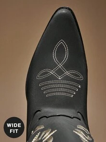 SHUZIA #WideCalfApproved 女式刺绣图案 2.25 英寸高跟尖头 PU 黑色牛仔靴 - 经典西部风格，时尚，完美提升任何具有乡村魅力的服装。 - 黑色 - 查看 7