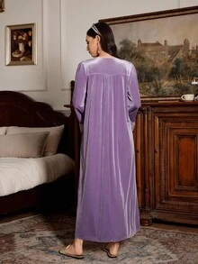 PalaceNights 女士复古宫廷风荷叶边半开襟宽袖丝绒长款睡裙，秋冬长袖睡裙紫色蕾丝边睡衣睡袍女士睡衣睡裙，宽松睡裙 - 紫色 - 查看 2