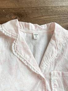 SHEIN Bộ đồ ngủ 2 món thoải mái cho bé gái tuổi teen, họa tiết thỏ và hoa màu hồng nhạt thanh lịch, cổ áo xếp nếp - Hồng - Xem 4