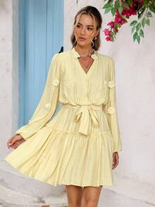 Vivid Eden Robe décontractée à col en V, manches longues, ceinturée, avec décoration florale 3D, pour femmes en vacances - Jaune clair - Voir 1