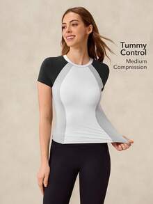 OutZeal 女士速干收腹短袖T恤，适合中等强度普拉提锻炼 - 彩色 - 查看 2