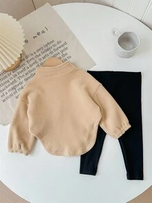 SHEIN Conjunto de suéter de sherpa con cuello alto y patrón de letras lindas y pantalones de cintura elástica para bebé niña, otoño/invierno - Caqui - Ver 8