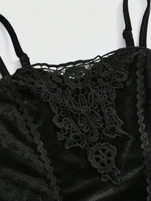 ROMWE Goth Top de manga acampanada de terciopelo oscuro y encaje de contraste para Halloween - Negro - Ver 3