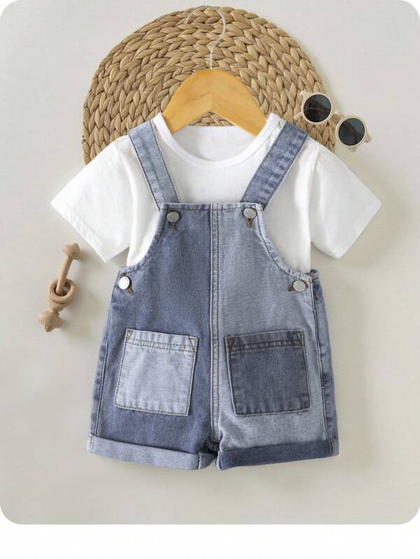 SHEIN Peto corto de mezclilla azul suelto y de color bloque lindo y suave para bebés niños, para atuendos de verano