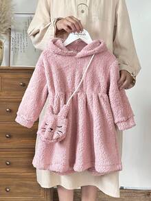 Vintaside Kids 1pc 女童秋冬新款针织连帽连衣裙，莲藕粉色蓬松套头长袖连衣裙，可爱刺绣斜挎包，居家通勤百搭，时尚又保暖 - 粉色 - 查看 4