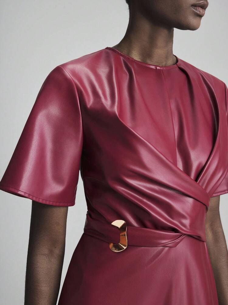 2025 New Modern Urban PU Material Round Neck Short Sleeve Flared Dress, Burgundy, Women's Casual Business Dress Modern Urban Casual Fashion Business Casual Women's Office Wear Low-Key Old Money Style Effortless Temperament High-End Urban Commuting High-Quality Airport Women's Wear High-End Material High-End, Elegant, Old-Fashioned Cruise Attire For Wedding Guests Waist Detail Flared Dress