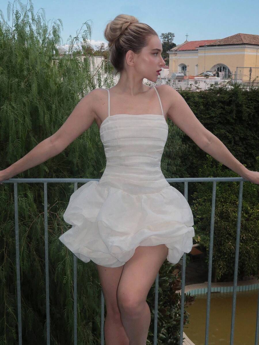 Turnttoni 女式杏色修身褶皱泡泡下摆欧根纱迷你连衣裙，情人节，女士夏季连衣裙，白色毕业礼服 - 杏色 - 查看 1