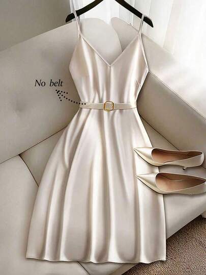 Franclia 优雅 V 领细肩带 A 字型迷你连衣裙，百搭女性