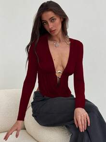 Aloruh 女式纯色深 V 领金属装饰长袖修身 T 恤 - 酒紅色 - 查看 2
